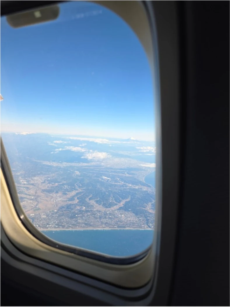 시즈오카 공항 착륙 전 비행기 창밖으로 보이는 해안 풍경